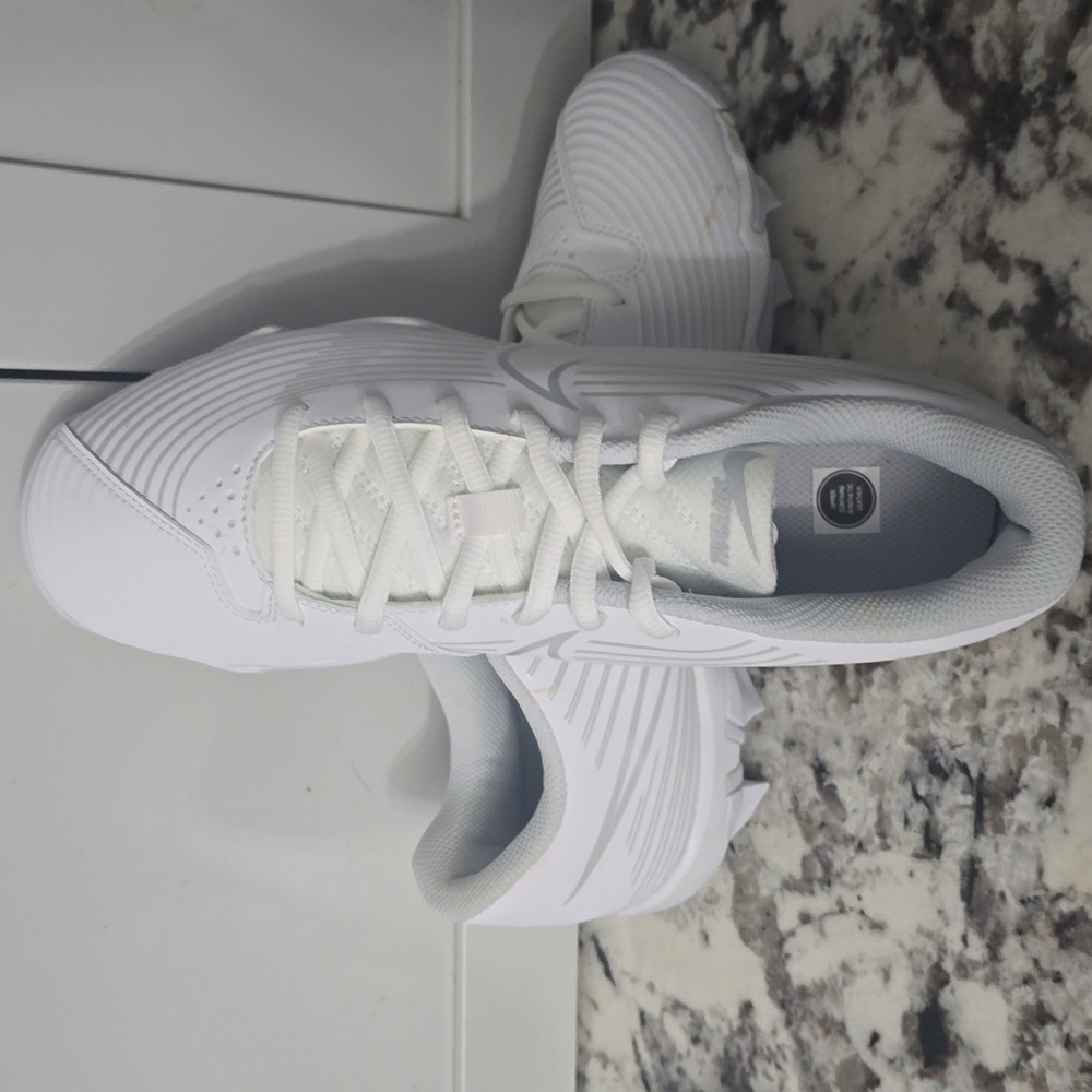 Nike All-White Softball Cleats 8.5 Never Worn - Picture 2 of 7